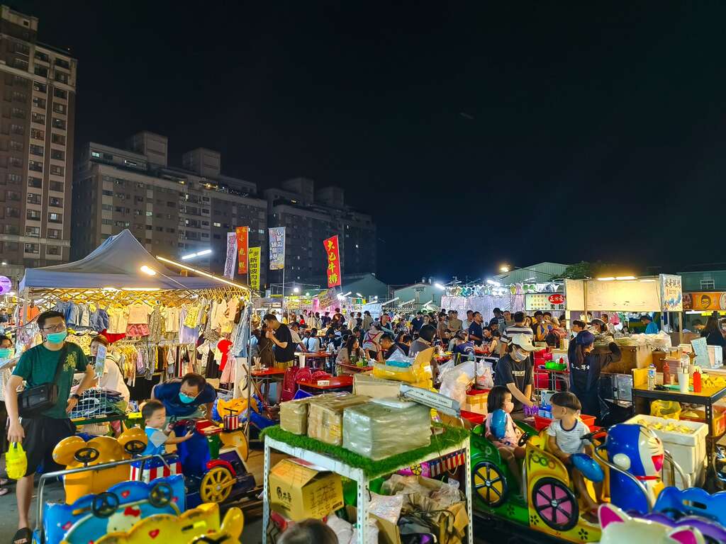 旱溪土牛大夜市｜台中東區最強美食夜市 × 300攤吃到翻的第1張圖片